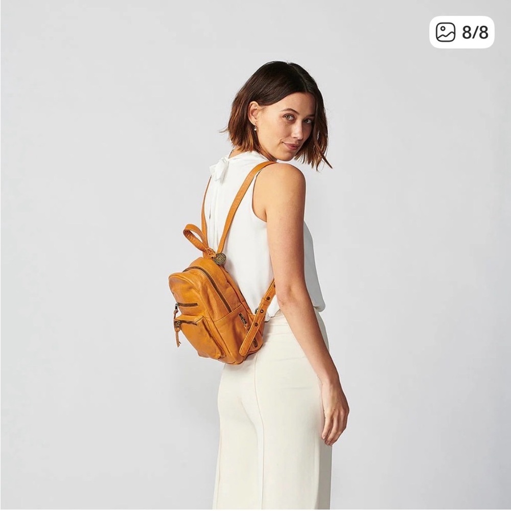 Wanderers Tan Leather Backpack - Picture 8 of 8